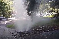 Фонтан из горячей воды образовался на Амурском бульваре в Хабаровске