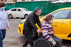 В Хабаровском крае инвалиды смогут ездить на такси бесплатно