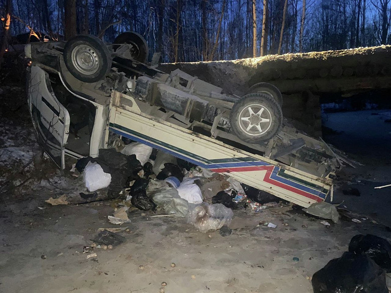 При падении машины с моста в Хабаровском крае погиб мужчина (ФОТО) фото 2