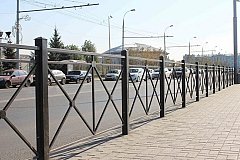 В Хабаровске восстановят ограждения и обновляет дорожную инфраструктуру