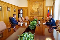 Губернатор Хабаровского края встретился с командующим 11-ой Краснознаменной армии ВВС и ПВО