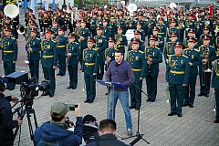 Дмитрий Демешин дал старт XII Международному военно-музыкальному фестивалю "Амурские волны"