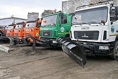 В Хабаровске не хватает водителей на снегоуборочную технику